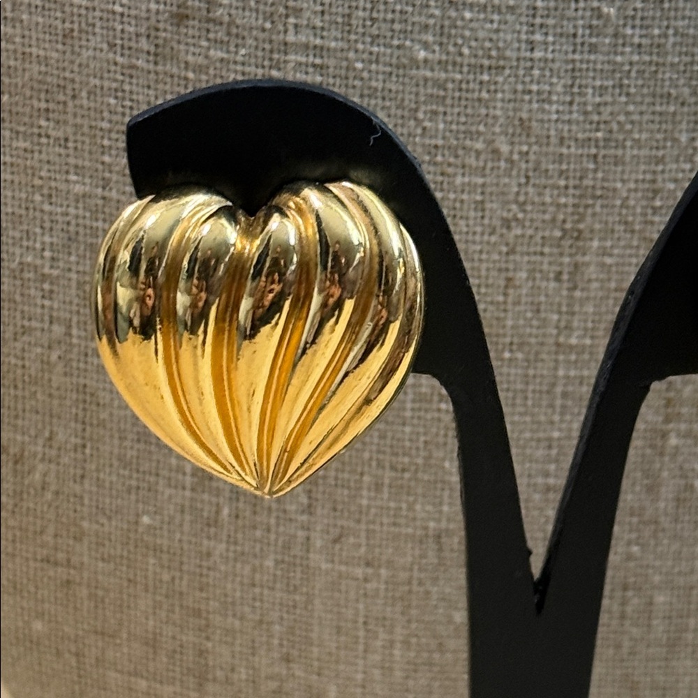 Avon Gold Textured Heart Earrings - Picture 2 of 6